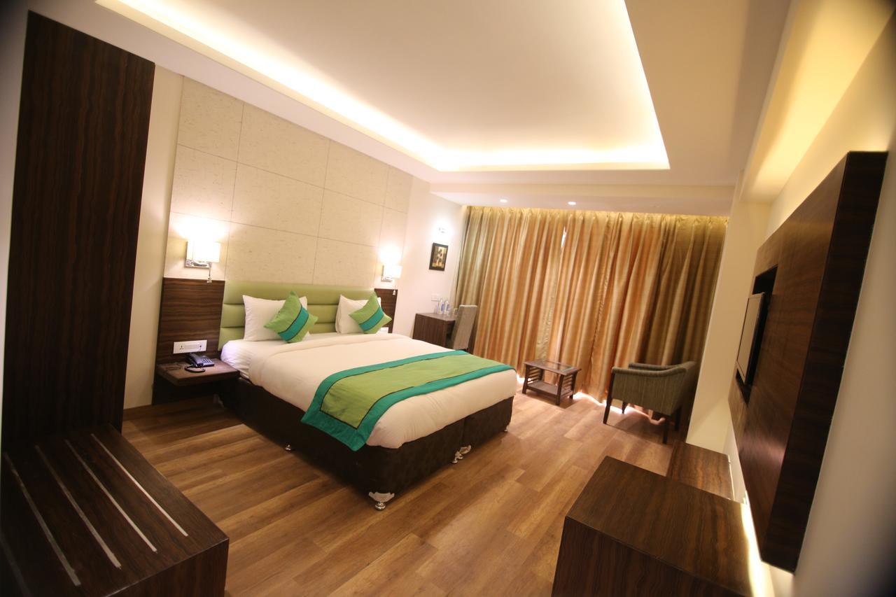 The Mystic Palms Hotel Mathura Kültér fotó