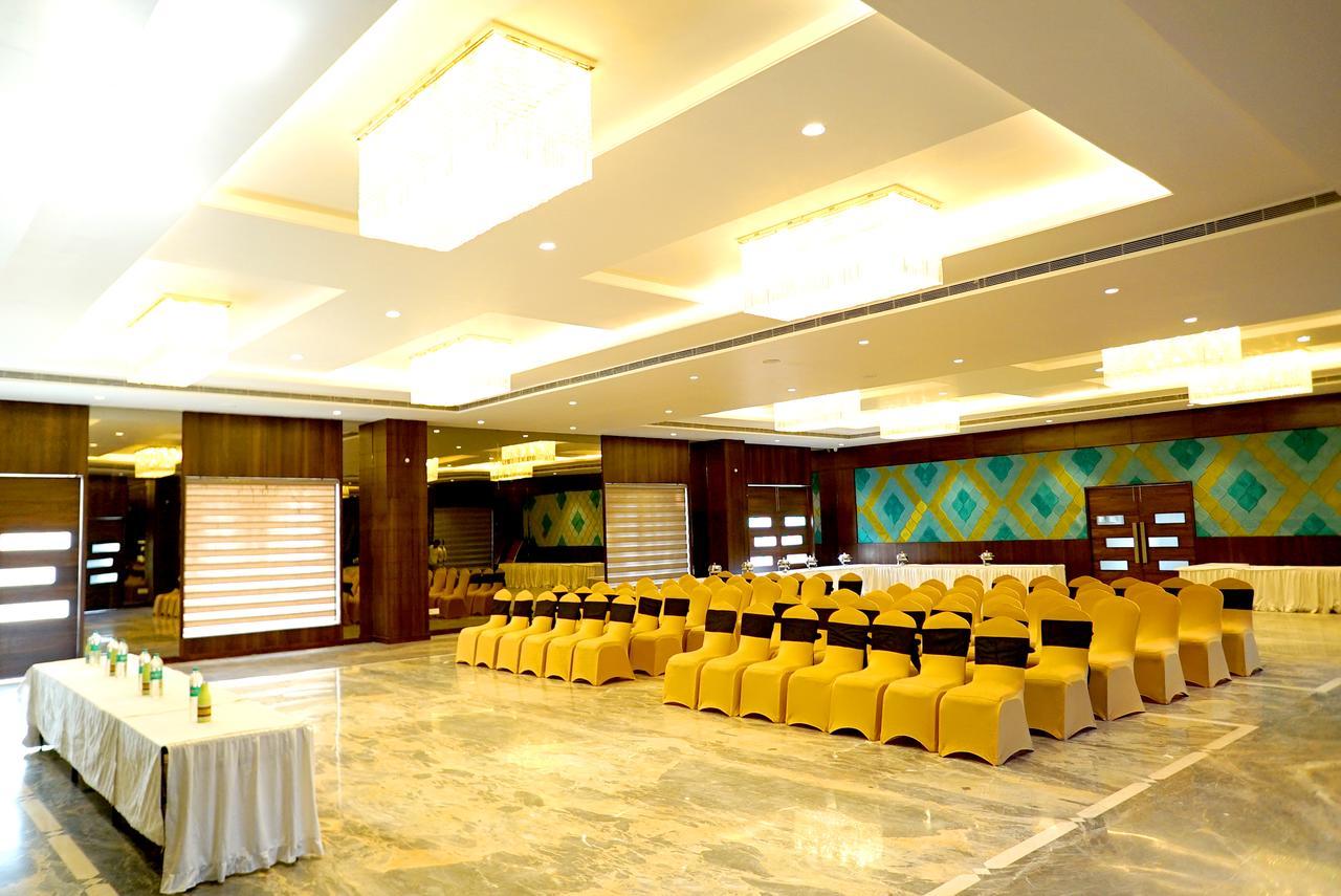 The Mystic Palms Hotel Mathura Kültér fotó