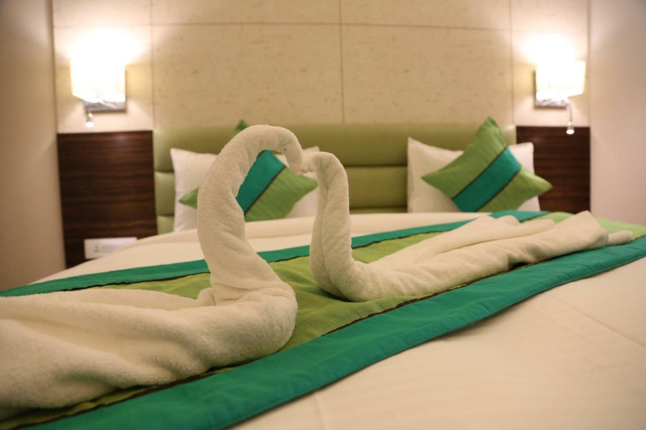 The Mystic Palms Hotel Mathura Kültér fotó