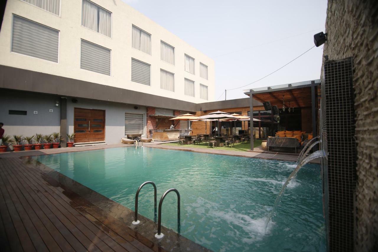 The Mystic Palms Hotel Mathura Kültér fotó