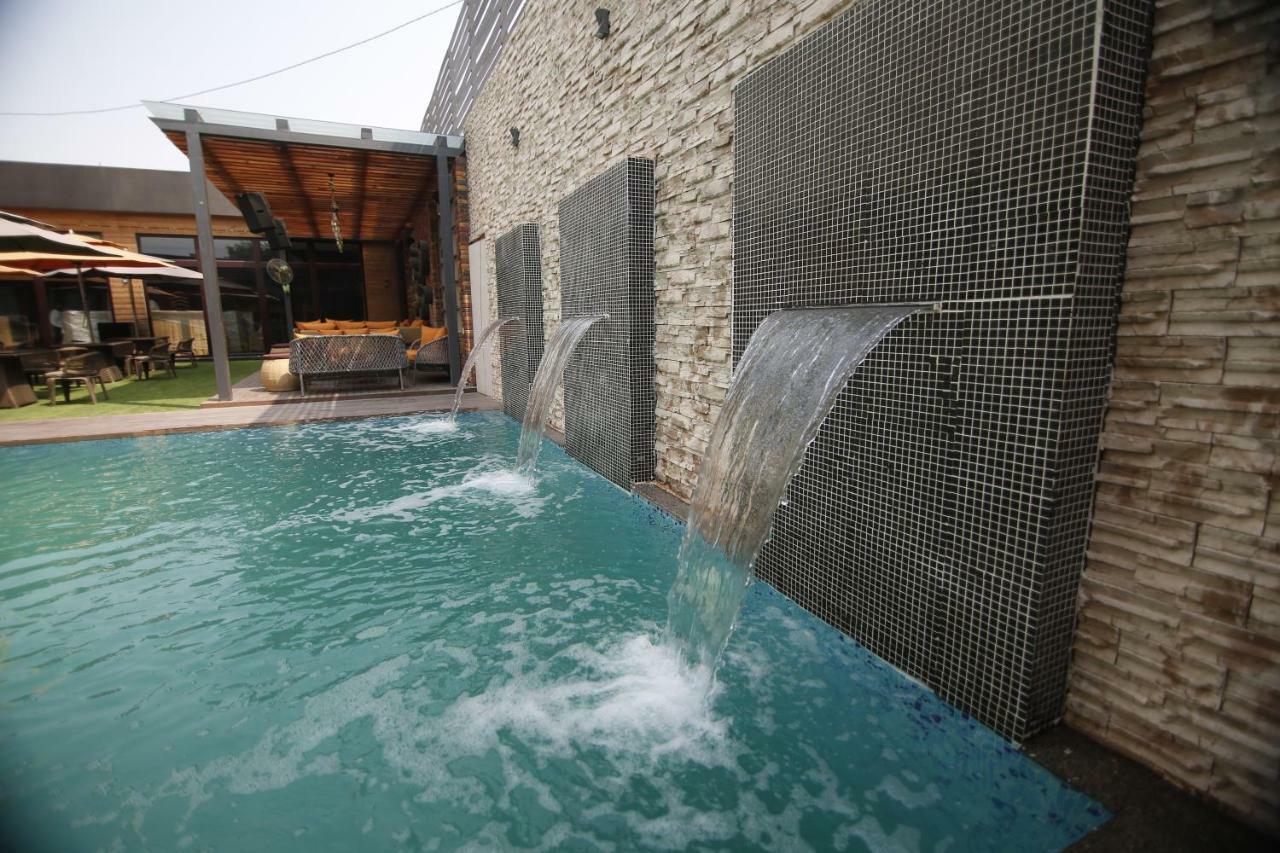 The Mystic Palms Hotel Mathura Kültér fotó